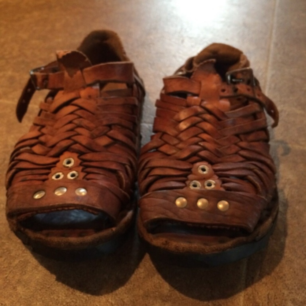 Authentic huarache shoes with tire sole
